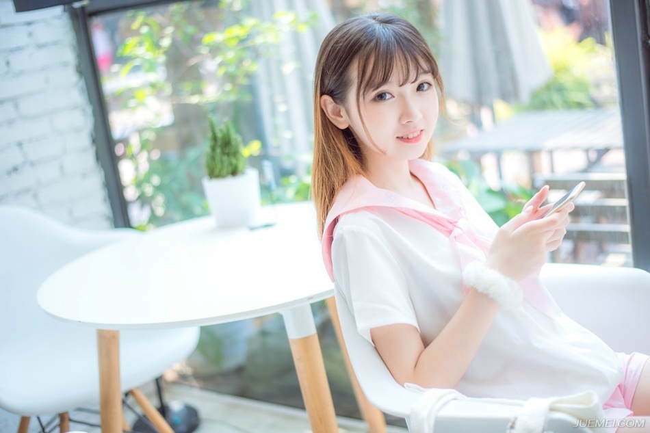 世上的事，只要肯用心去学，没有一件是太晚的。——三毛《送你一匹马》